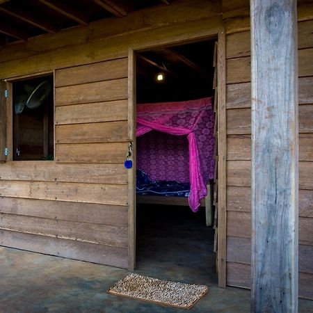 Mr Pov Home Stay Banlung Buitenkant foto