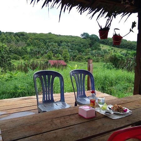 Mr Pov Home Stay Banlung Buitenkant foto