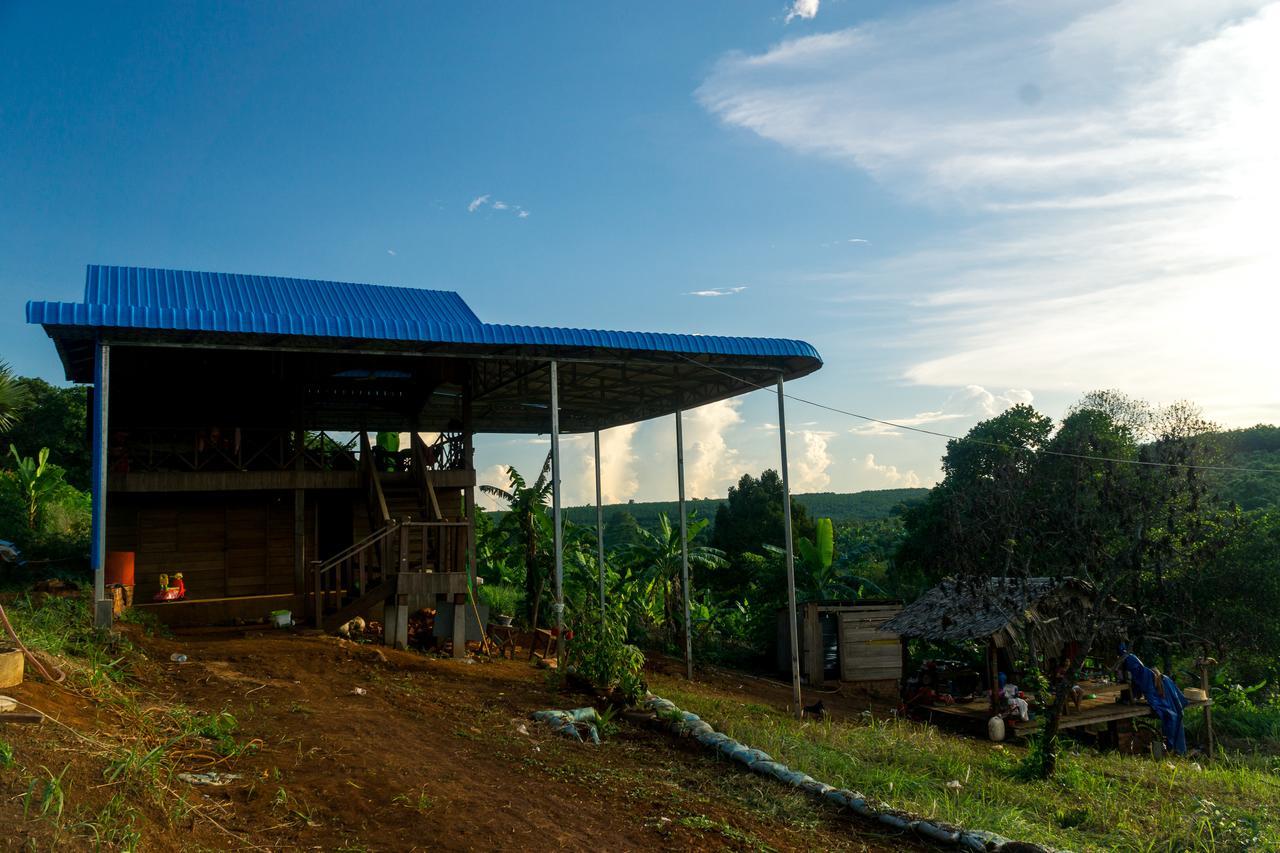 Mr Pov Home Stay Banlung Buitenkant foto